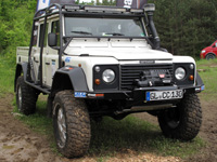 abenteuer-allrad-2013-offroad-extrem-4-land-rover-defender-130-double-cab-thumb.jpg