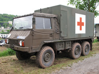 abenteuer-allrad-2013-base-camp-09-pinzgauer-6x6-ambulance-thumb.jpg